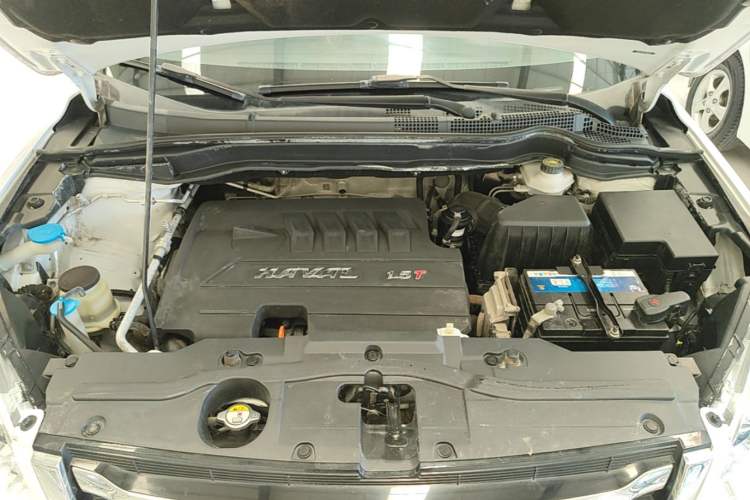 Used Haval H6 2016 Upgraded Model 1.5T Manual Two-Wheel Drive Urban Version Engine Bay