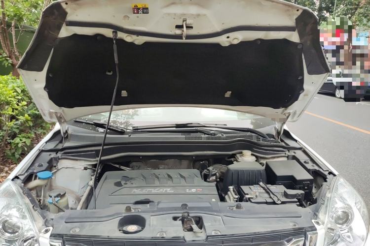 Used Haval H6 2016 Upgraded Model 1.5T Manual Two-Wheel Drive Elite Version Engine Bay