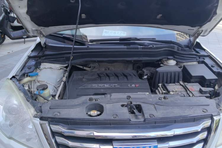 Used Haval H6 2016 Upgraded Model 1.5T Manual Two-Wheel Drive Elite Version Engine Bay