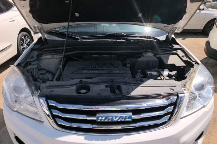 Used Haval H6 2016 Upgraded Model 1.5T Manual Two-Wheel Drive Elite Version Engine Bay