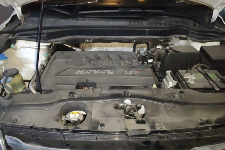Used Haval H6 2016 Upgraded Model 1.5T Automatic Two-Wheel Drive Elite Version Engine Bay