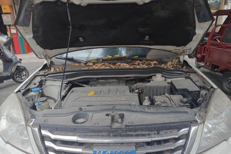 Used Haval H6 2016 Upgraded Model 1.5T Manual Two-Wheel Drive Elite Version Engine Bay