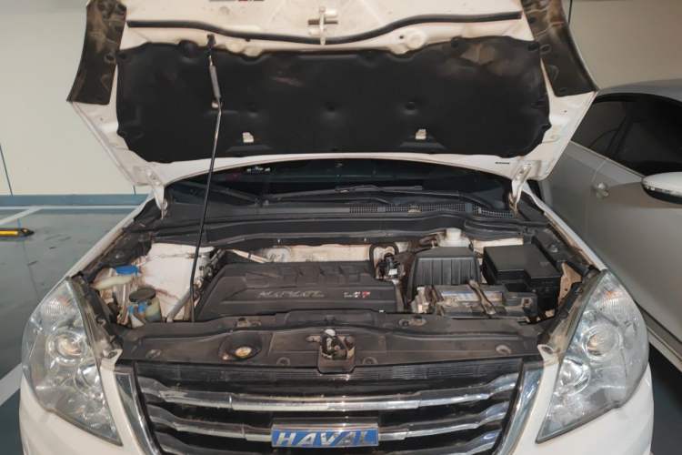 Used Haval H6 2016 Upgraded Model 1.5T Manual Two-Wheel Drive Elite Version Engine Bay