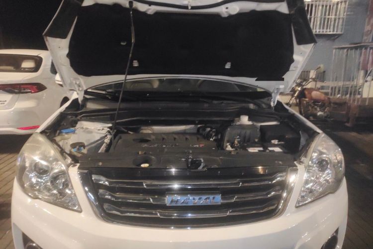 Used Haval H6 2016 Upgraded Model 1.5T Manual Two-Wheel Drive Elite Version Engine Bay