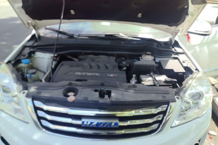 Used Haval H6 2016 Upgraded Model 1.5T Manual Two-Wheel Drive Elite Version Engine Bay