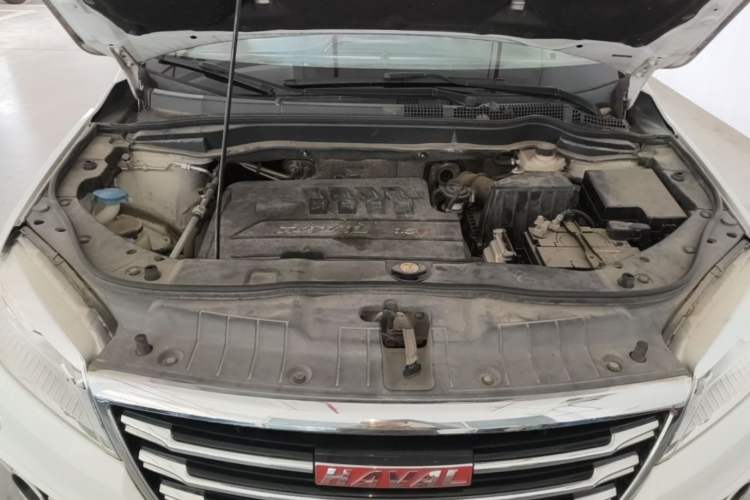 Used Haval H6 2016 Upgraded Model 1.5T Automatic Two-Wheel Drive Elite Version Engine Bay