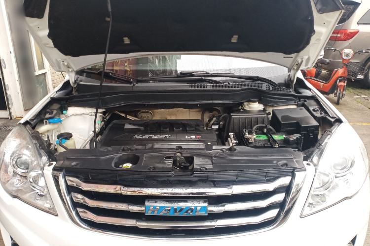 Used Haval H6 2016 Upgraded Model 1.5T Automatic Two-Wheel Drive Elite Version Engine Bay