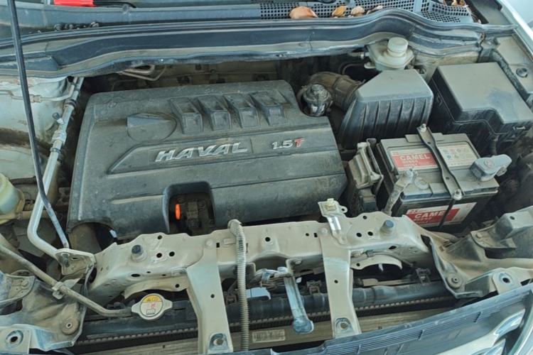 Used Haval H6 2016 Upgraded Model 1.5T Manual Two-Wheel Drive Elite Version Engine Bay