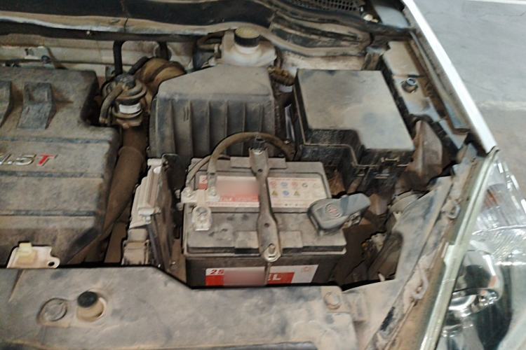 Used Haval H6 2016 Upgraded Model 1.5T Automatic Two-Wheel Drive Elite Version Engine Bay Left