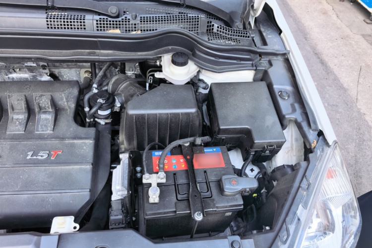 Used Haval H6 2016 Upgraded Model 1.5T Automatic Two-Wheel Drive Elite Version Engine Bay Left