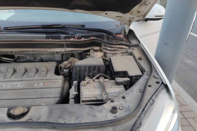Used Haval H6 2016 Upgraded Model 1.5T Automatic Two-Wheel Drive Elite Version Engine Bay Left