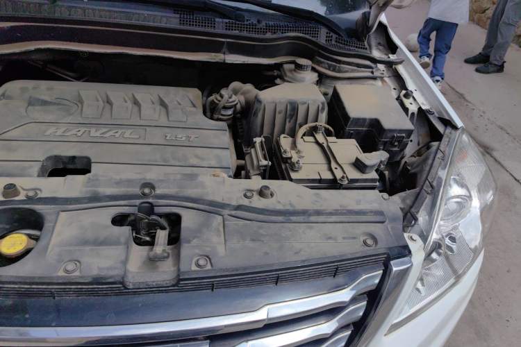 Used Haval H6 2016 Upgraded Model 1.5T Automatic Two-Wheel Drive Elite Version Engine Bay Left