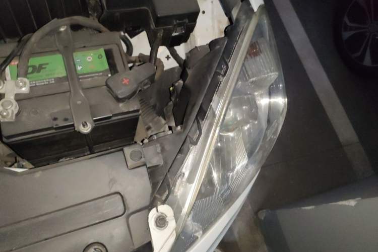 Used Haval H6 2016 Upgraded Model 1.5T Automatic Two-Wheel Drive Elite Version Engine Bay Left