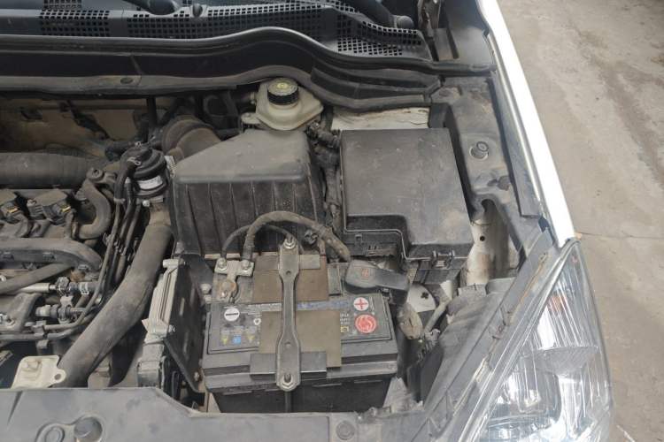 Used Haval H6 2016 Upgraded Model 1.5T Automatic Two-Wheel Drive Elite Version Engine Bay Left