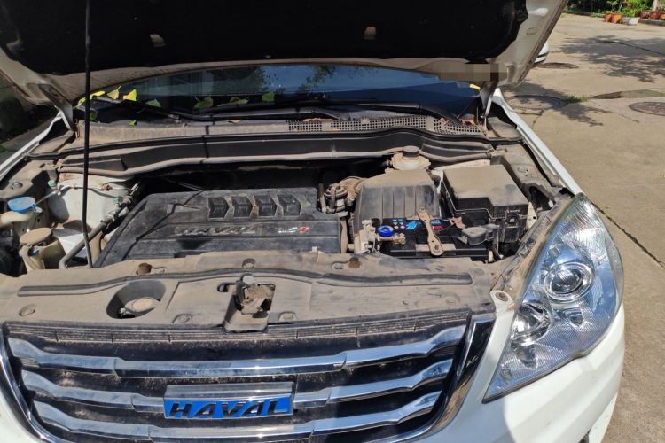 Used Haval H6 2016 Upgraded Model 1.5T Manual Two-Wheel Drive Elite Version Engine Bay Left
