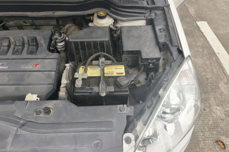 Used Haval H6 2016 Upgraded Model 1.5T Automatic Two-Wheel Drive Elite Version Engine Bay Left