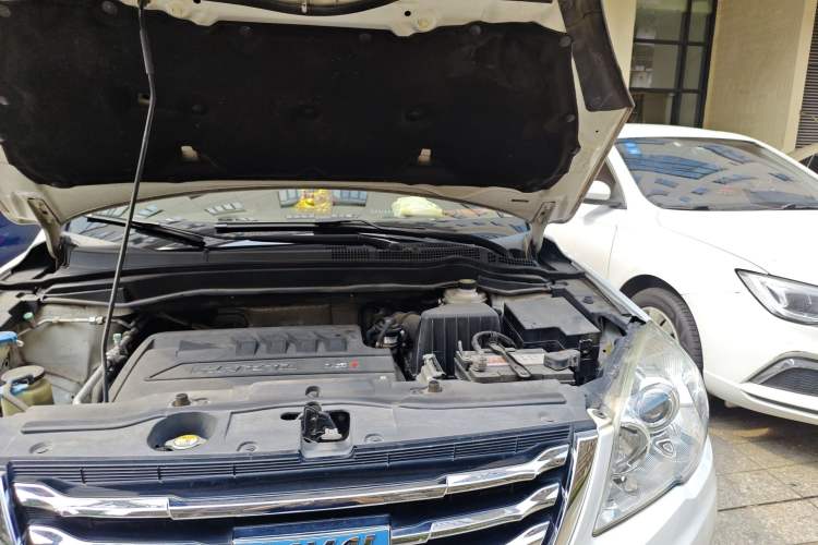Used Haval H6 2016 Upgraded Model 1.5T Automatic Two-Wheel Drive Elite Version Engine Bay Left