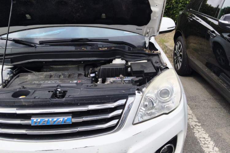 Used Haval H6 2016 Upgraded Model 1.5T Manual Two-Wheel Drive Elite Version Engine Bay Left