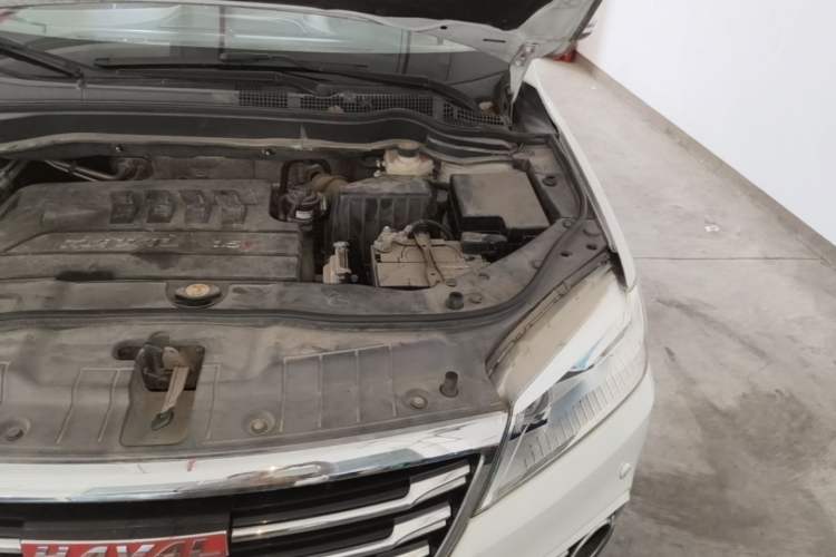 Used Haval H6 2016 Upgraded Model 1.5T Automatic Two-Wheel Drive Elite Version Engine Bay Left