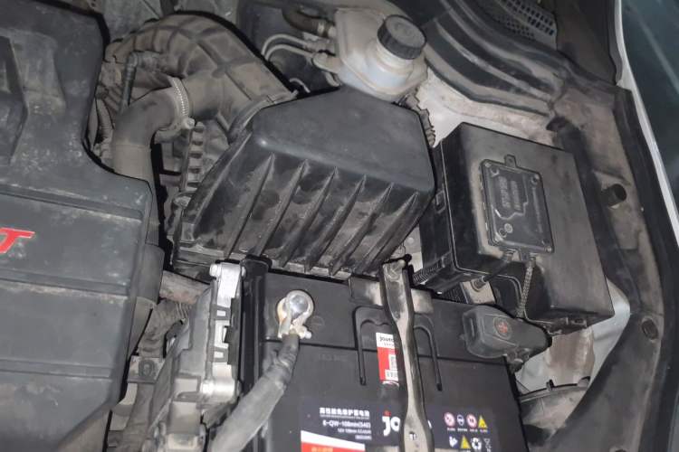 Used Haval H6 2016 Upgraded Model 1.5T Manual Two-Wheel Drive Prestige Version Engine Bay Left
