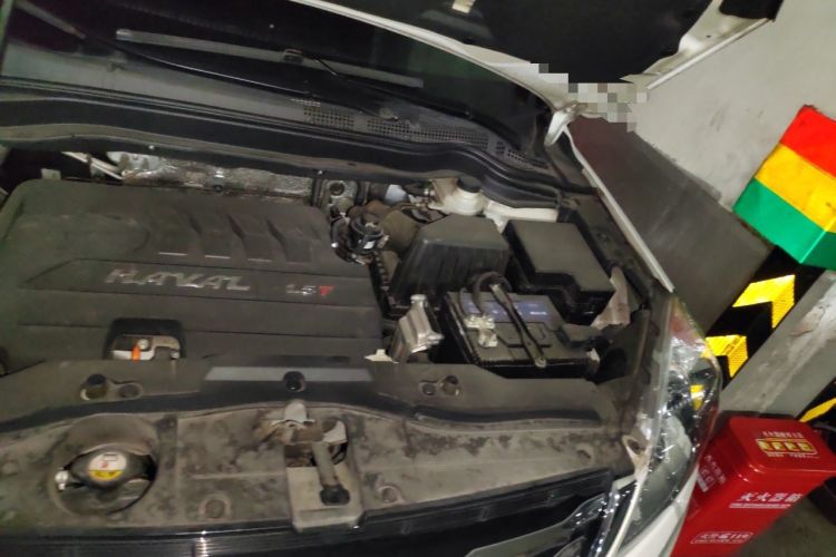 Used Haval H6 2016 Upgraded Model 1.5T Automatic Two-Wheel Drive Elite Version Engine Bay Left
