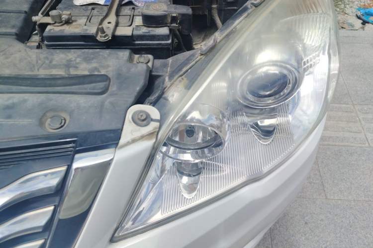 Used Haval H6 2016 Upgraded Model 1.5T Manual Two-Wheel Drive Elite Version Engine Bay Left