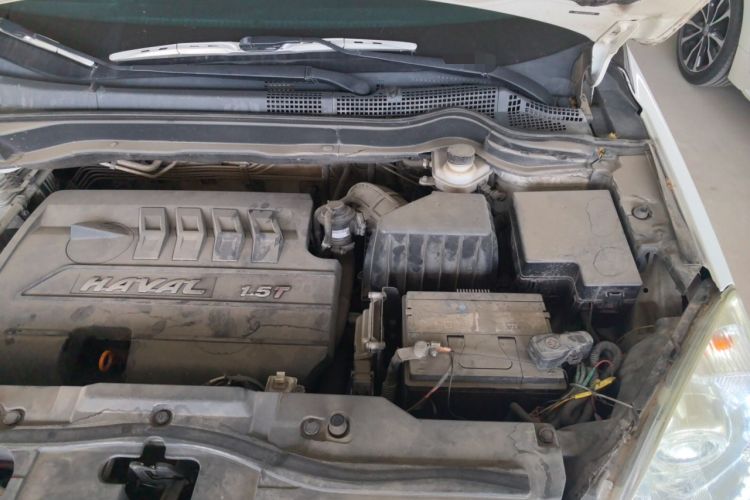Used Haval H6 2016 Upgraded Model 1.5T Manual Two-Wheel Drive Value Edition Engine Bay Left