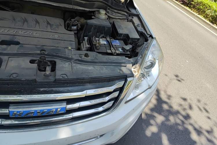 Used Haval H6 2016 Upgraded Model 1.5T Automatic Two-Wheel Drive Elite Version Engine Bay Left
