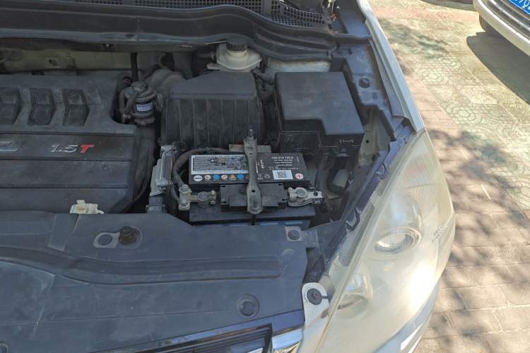 Used Haval H6 2016 Upgraded Model 1.5T Automatic Two-Wheel Drive Elite Version Engine Bay Left
