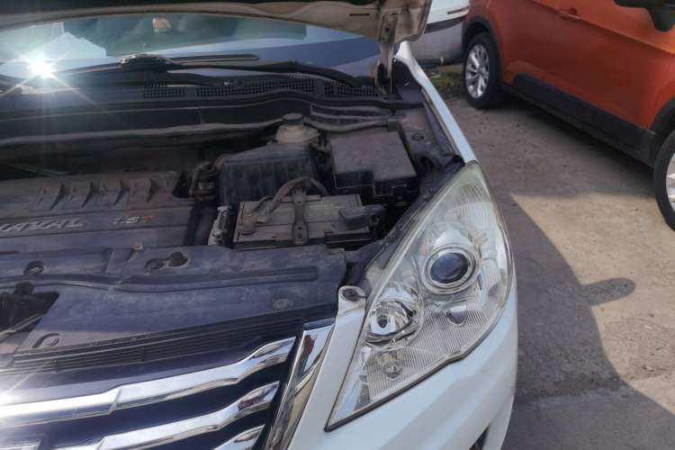 Used Haval H6 2016 Upgraded Model 1.5T Automatic Two-Wheel Drive Elite Version Engine Bay Left