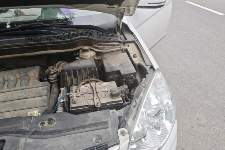 Used Haval H6 2016 Upgraded Model 1.5T Automatic Two-Wheel Drive Elite Version Engine Bay Left