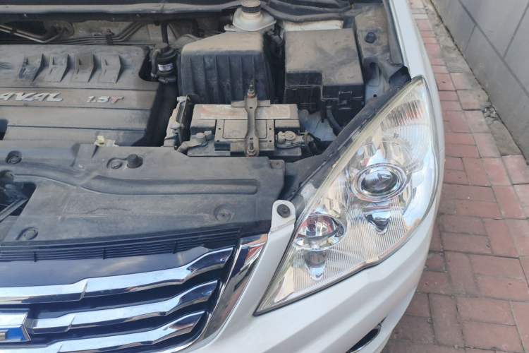 Used Haval H6 2016 Upgraded Model 1.5T Manual Two-Wheel Drive Value Edition Engine Bay Left