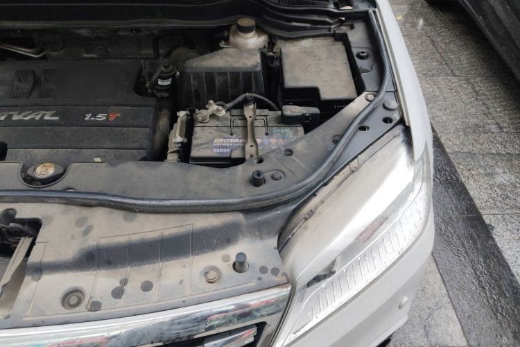 Used Haval H6 2016 Upgraded Model 1.5T Automatic Two-Wheel Drive Elite Version Engine Bay Left