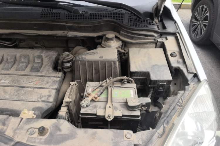 Used Haval H6 2016 Upgraded Model 1.5T Automatic Two-Wheel Drive Elite Version Engine Bay Left