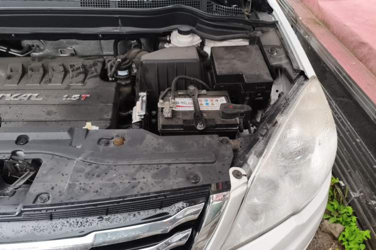 Used Haval H6 2016 Upgraded Model 1.5T Automatic Two-Wheel Drive Elite Version Engine Bay Left