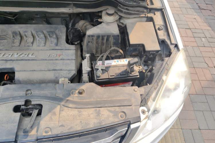 Used Haval H6 2016 Upgraded Model 1.5T Automatic Two-Wheel Drive Elite Version Engine Bay Left