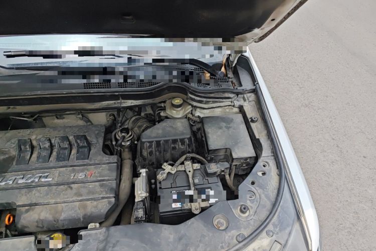 Used Haval H6 2016 Upgraded Model 1.5T Automatic Two-Wheel Drive Prestige Version Engine Bay Left