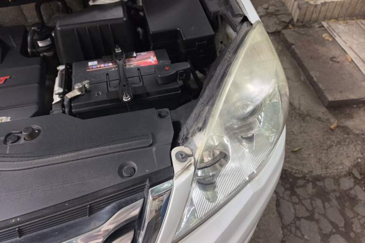 Used Haval H6 2016 Upgraded Model 1.5T Manual Two-Wheel Drive Urban Version Engine Bay Left