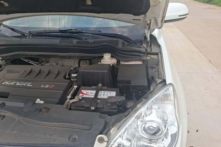 Used Haval H6 2016 Upgraded Model 1.5T Manual Two-Wheel Drive Urban Version Engine Bay Left