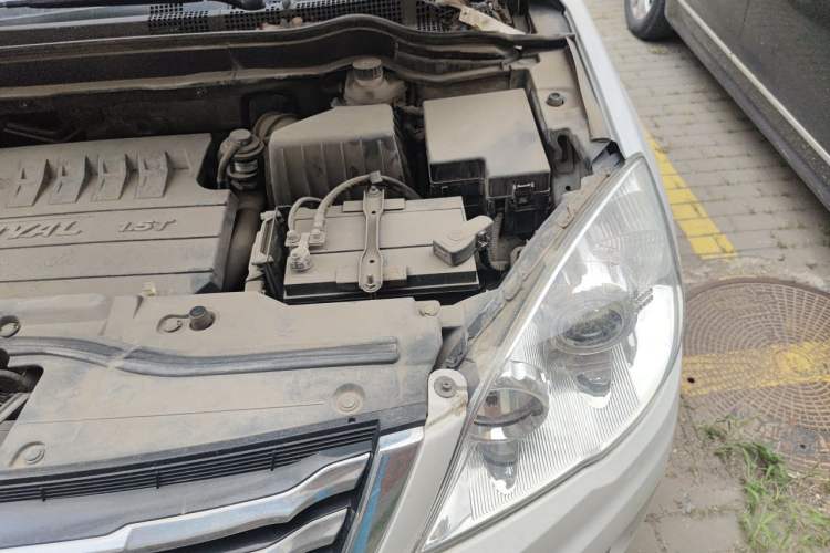 Used Haval H6 2016 Upgraded Model 1.5T Automatic Two-Wheel Drive Elite Version Engine Bay Left