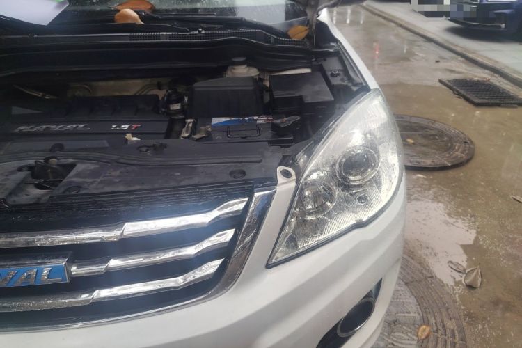 Used Haval H6 2016 Upgraded Model 1.5T Manual Two-Wheel Drive Value Edition Engine Bay Left