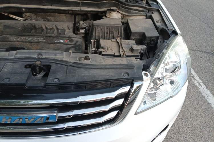 Used Haval H6 2016 Upgraded Model 1.5T Manual Two-Wheel Drive Urban Version Engine Bay Left