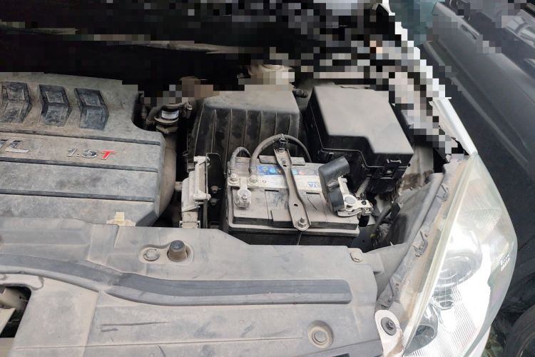 Used Haval H6 2016 Upgraded Model 1.5T Automatic Two-Wheel Drive Elite Version Engine Bay Left