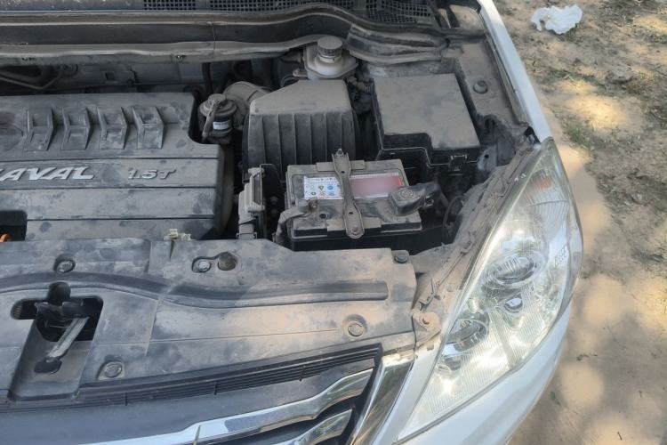 Used Haval H6 2016 Upgraded Model 1.5T Manual Two-Wheel Drive Elite Version Engine Bay Left
