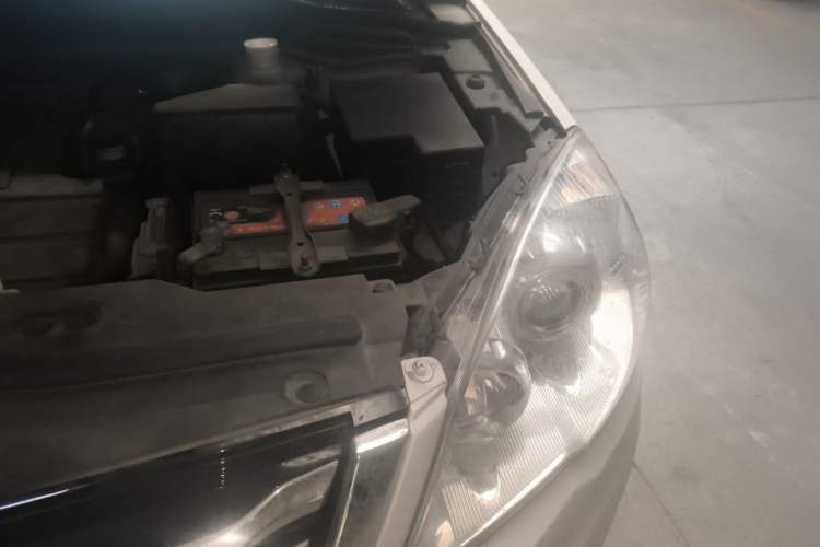 Used Haval H6 2016 Upgraded Model 1.5T Manual Two-Wheel Drive Elite Version Engine Bay Left