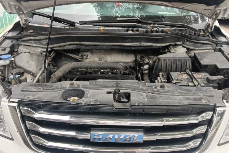 Used Haval H6 2016 Upgraded Model 1.5T Manual Two-Wheel Drive Elite Version Engine Bay