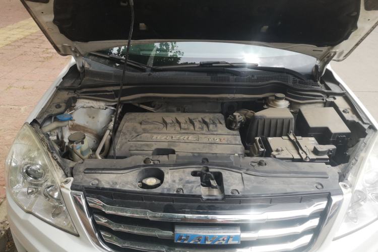 Used Haval H6 2016 Upgraded Model 1.5T Manual Two-Wheel Drive Elite Version Engine Bay