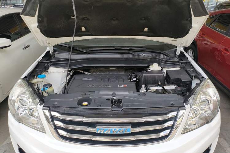 Used Haval H6 2016 Upgraded Model 1.5T Manual Two-Wheel Drive Elite Version Engine Bay
