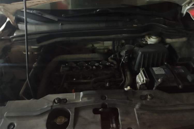 Used Haval H6 2016 Upgraded Model 1.5T Manual Two-Wheel Drive Elite Version Engine Bay