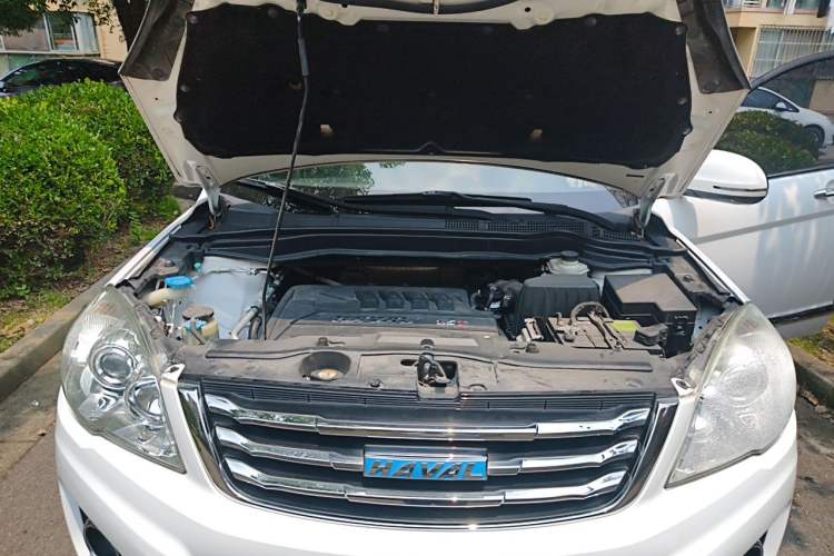 Used Haval H6 2016 Upgraded Model 1.5T Automatic Two-Wheel Drive Elite Version Engine Bay
